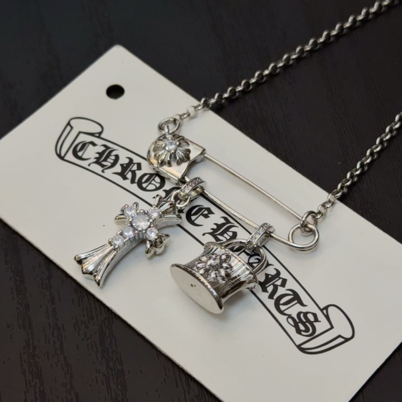 Ch*0me He**ts necklaces